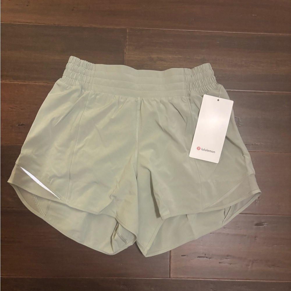 NWT Lululemon Hotty Hot High-Rise Lined Shorts 4" Fog Green Womens Size 6